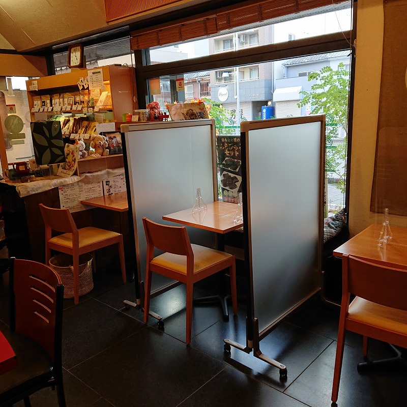 店内の小さなカフェスペース。